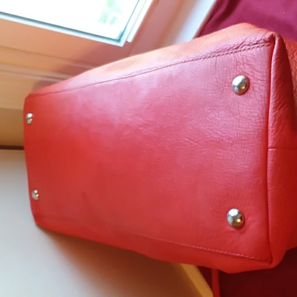 SOLD Michael Kors TravelBag Orange Leather XLarge Bag. Excellent Condition - Picture 10 of 14